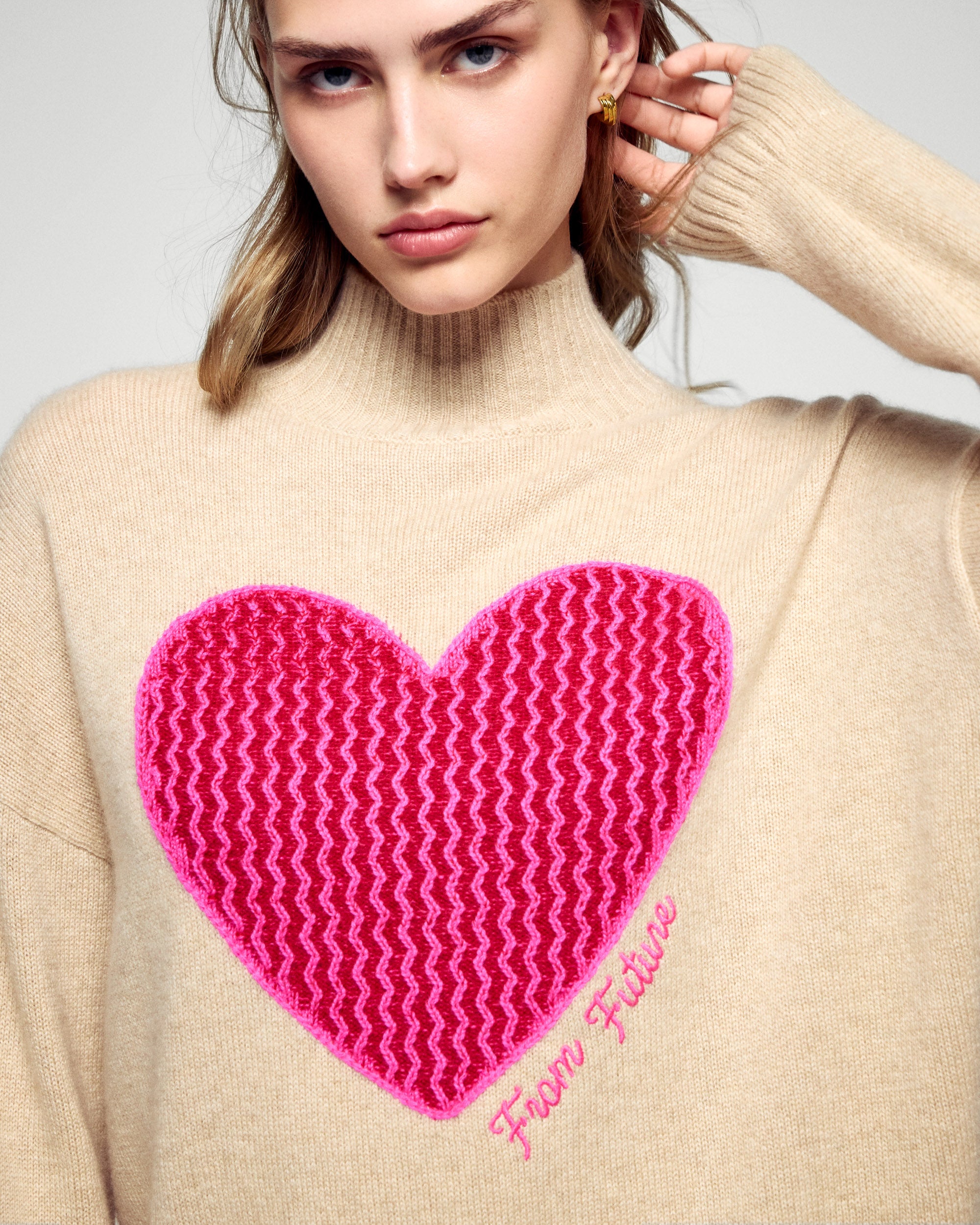 Mock Neck Sweater Heart – FROM FUTURE